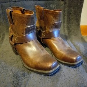 Ladies Boots